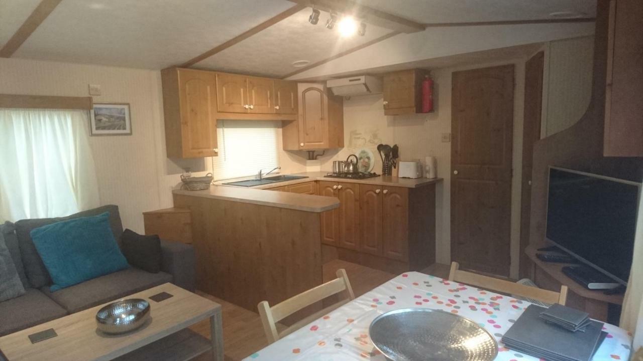 Mobile Home In Frejus, South Of France מראה חיצוני תמונה