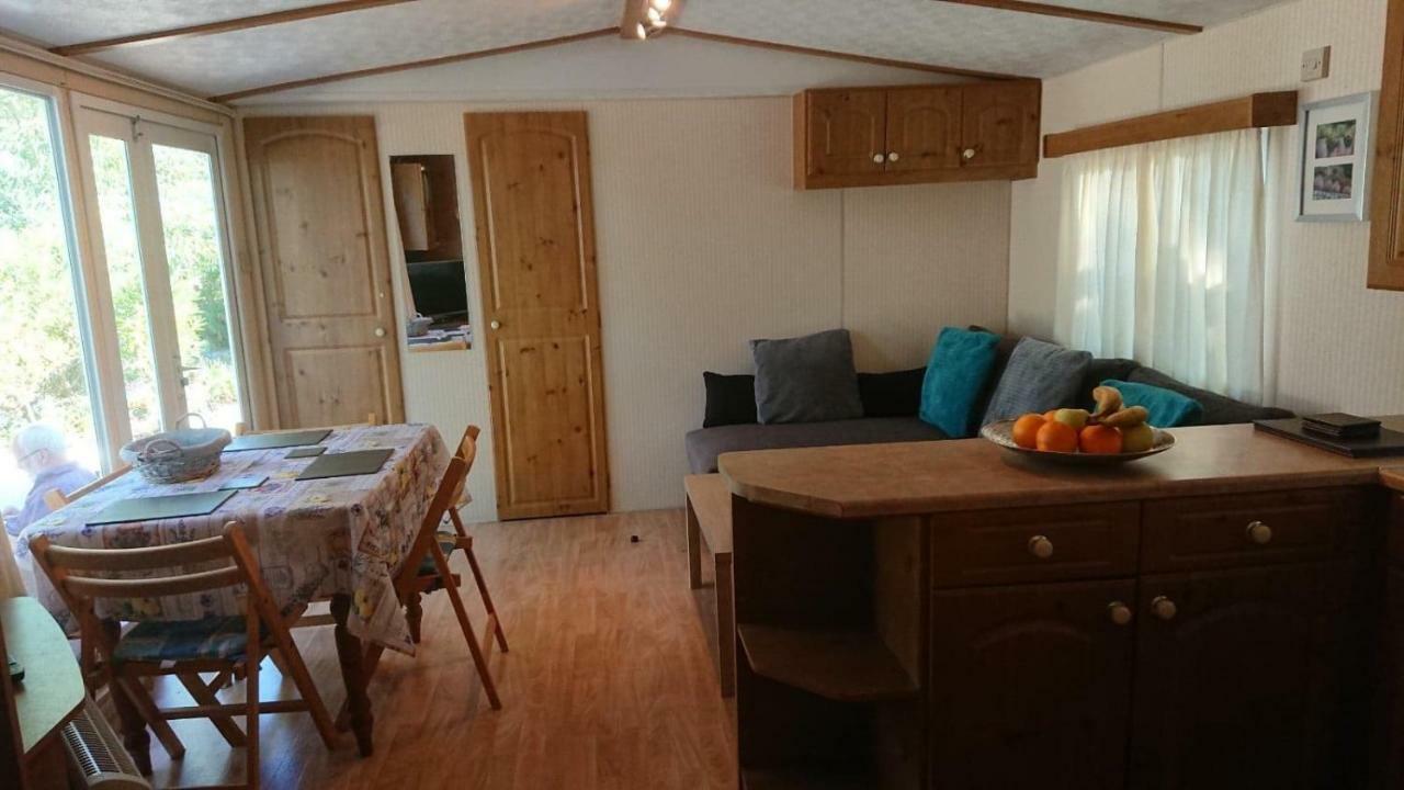 Mobile Home In Frejus, South Of France מראה חיצוני תמונה