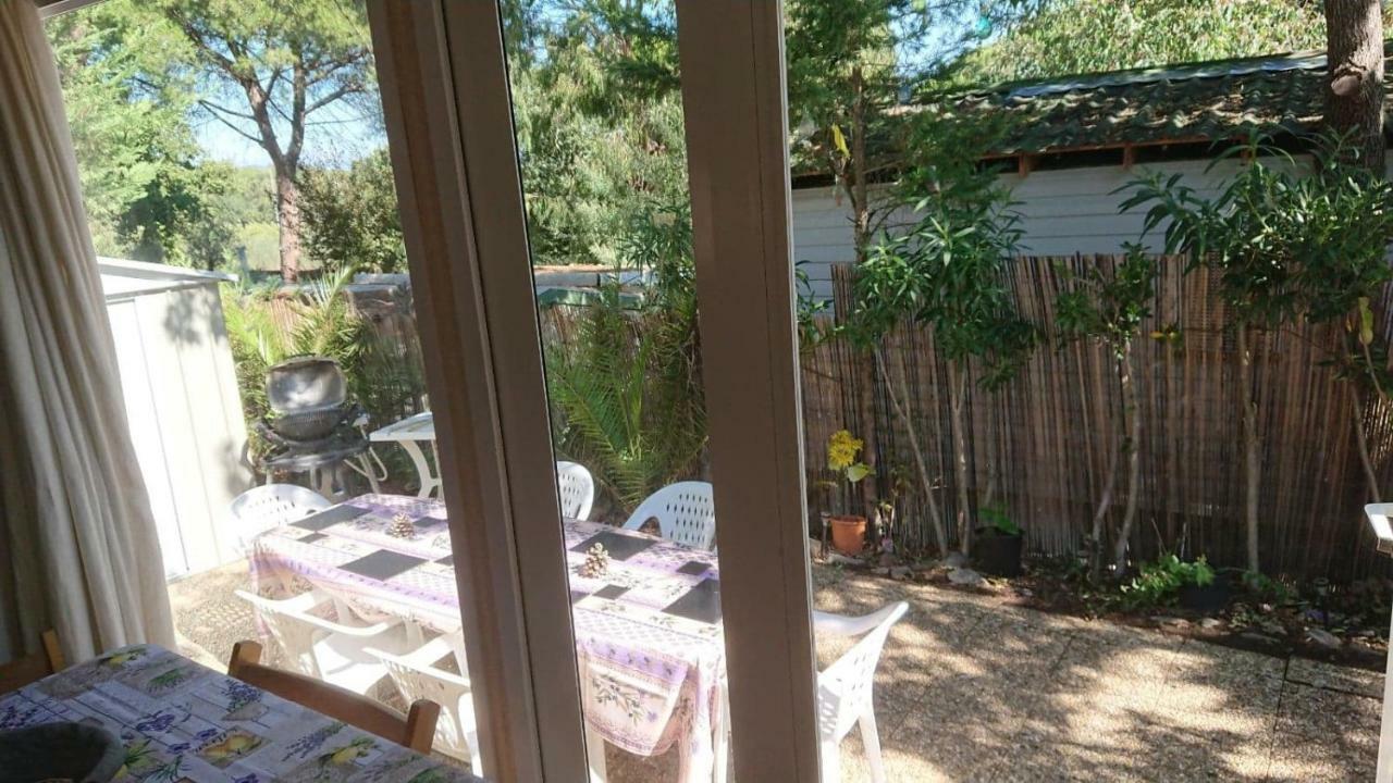 Mobile Home In Frejus, South Of France מראה חיצוני תמונה