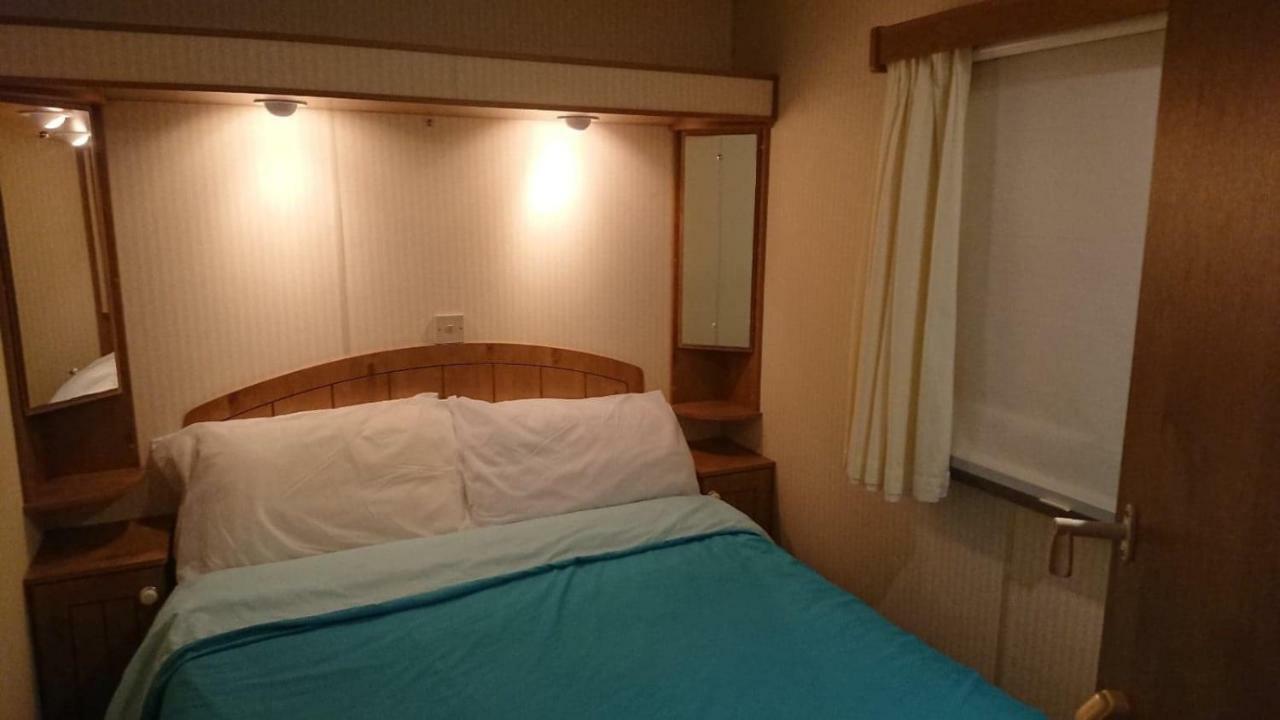 Mobile Home In Frejus, South Of France מראה חיצוני תמונה